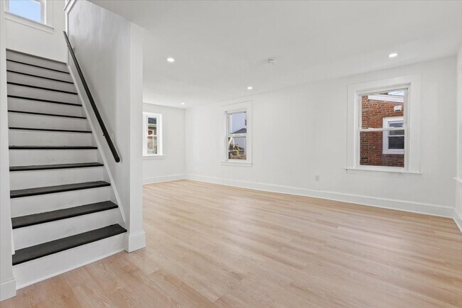 Building Photo - 14 Quirk Ct