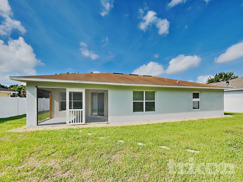 Building Photo - 17 Rosepetal Ln