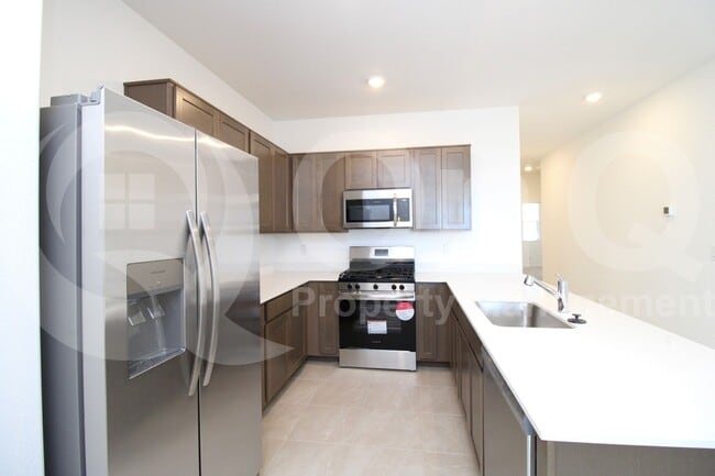 Building Photo - 4715 E Danta St