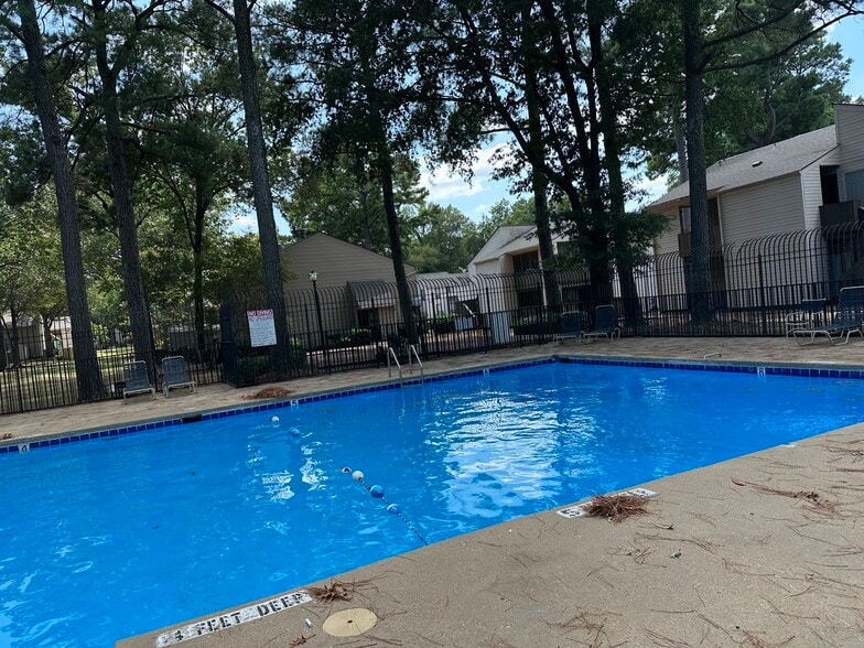 Building Photo - 5653 Encino Cv