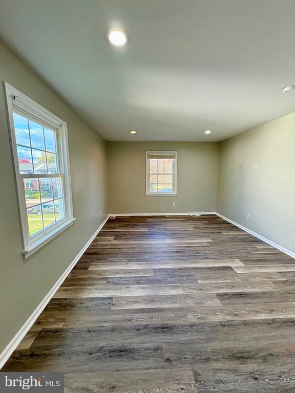 Building Photo - 106 Sunset Way