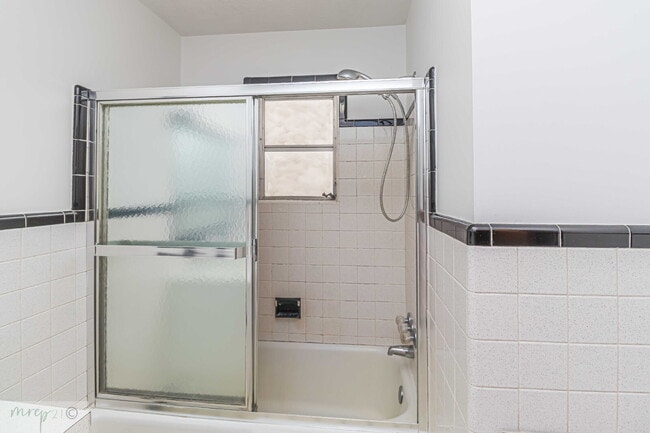 Building Photo - PRINCETON Brick Ranch w/ 3 BR | 1.5 BA  *Lawn Care Included*