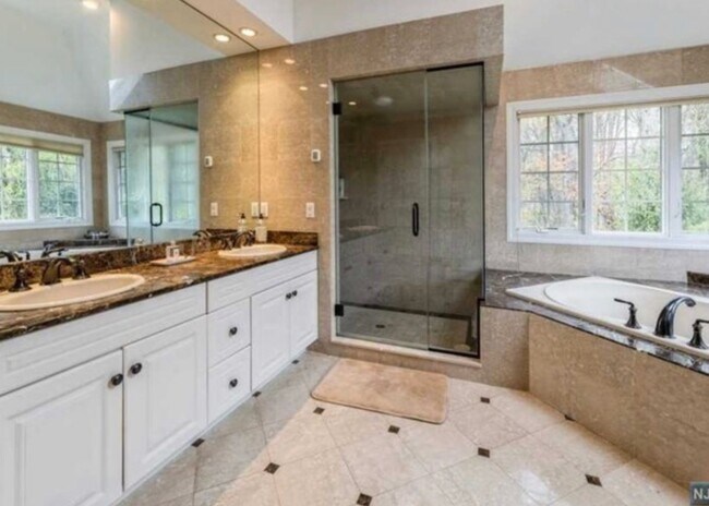 Building Photo - 9 Blackledge Court, Closter, NJ 07624 - 5 ...