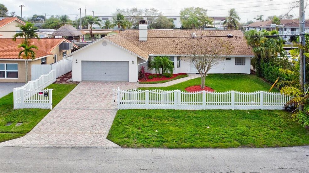 Building Photo - 1412 NE 53rd Ct