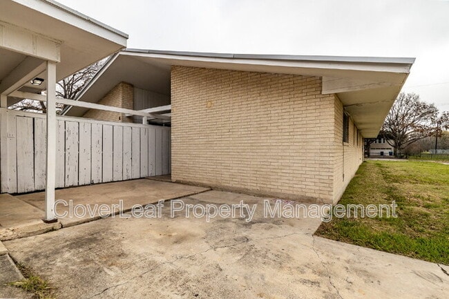 Building Photo - 319 Gaiety Ln