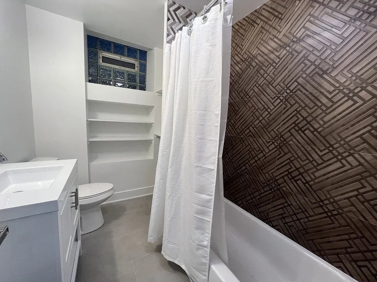 Building Photo - 1227 W Ohio St