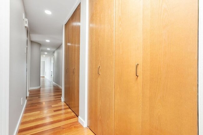 Building Photo - Stunning ALKI WATERFRONT Condo Overlooking Majestic Puget Sound!