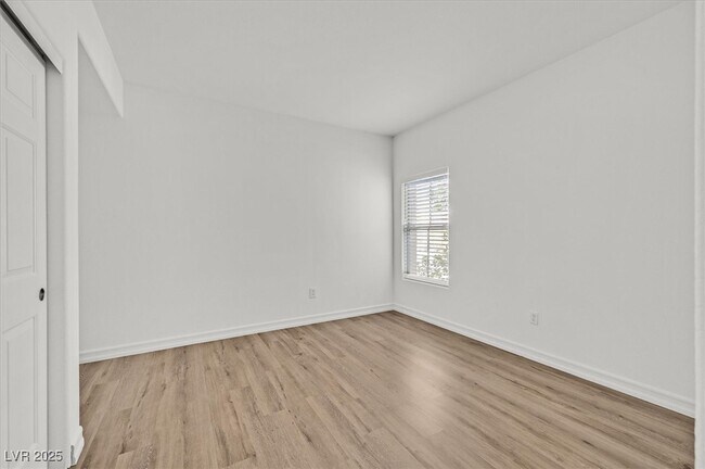 Building Photo - 825 Canterra St