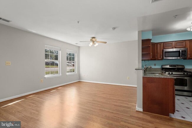 Building Photo - 6249 Sandpiper Ct