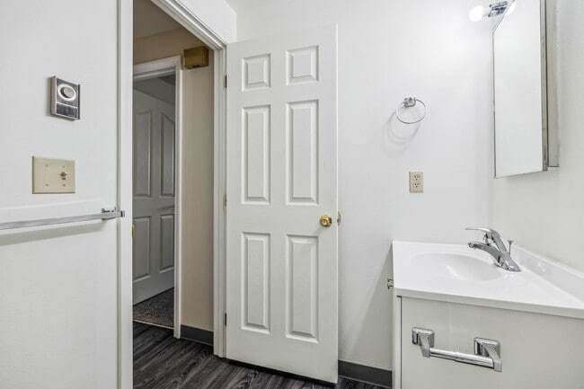 Interior Photo - The Oaks Apartments