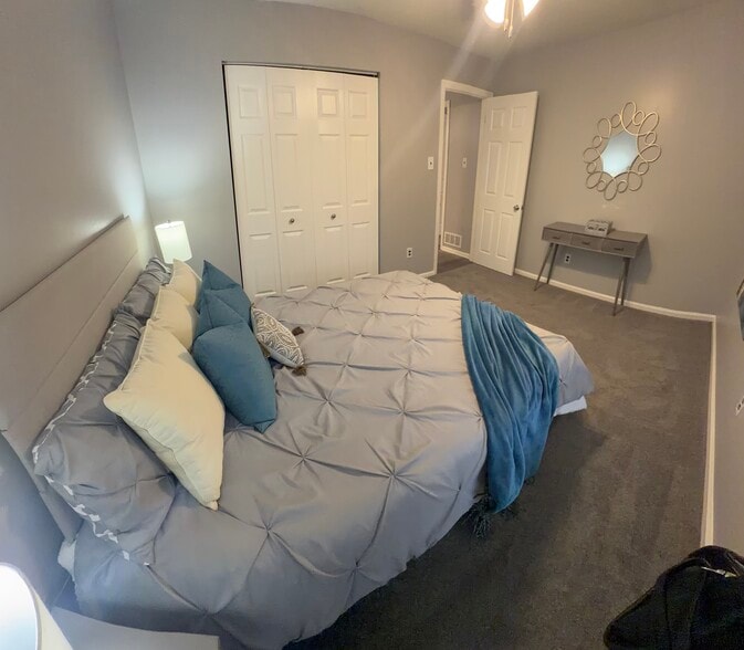 2nd bedroom - 102 Stone Hurst Ct