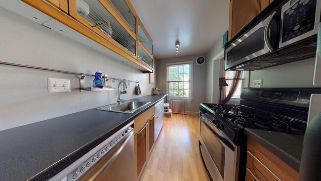 Building Photo - Large One Bedroom with Renovated Kitchen, Off Street Parking Included, Separate Office Space!