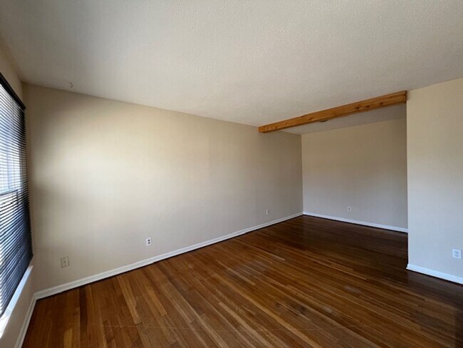 Building Photo - 8399 Booneville Dr