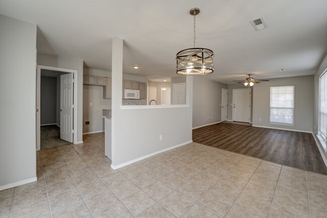 Building Photo - 324 Grant Springs Dr