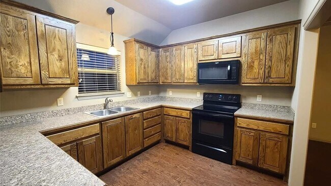 Building Photo - 1110 Avendale Dr