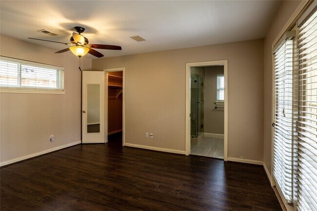Building Photo - 2114 Walnut Bend Ln