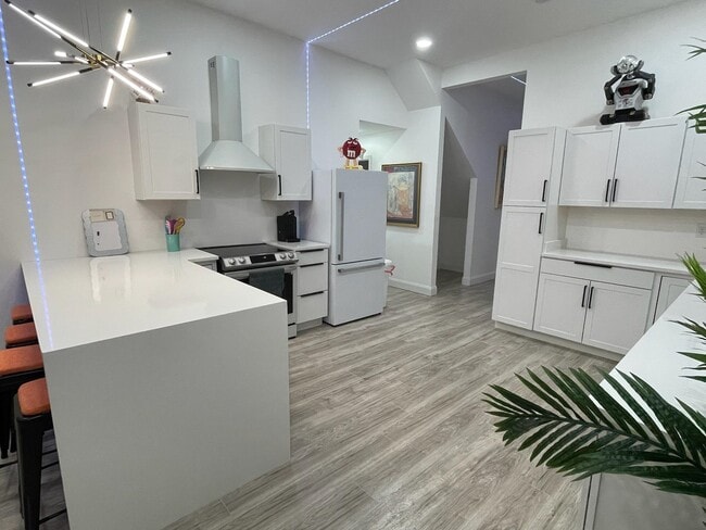 Building Photo - 1726 Vesey Ave