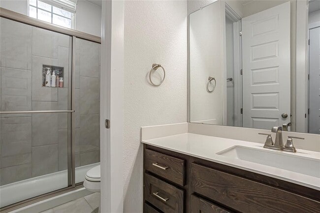 Building Photo - 6721 Empresa Dr