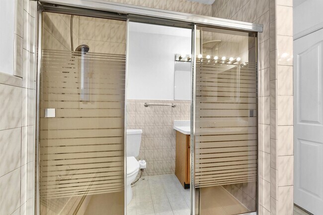 Building Photo - 234 Cliff St