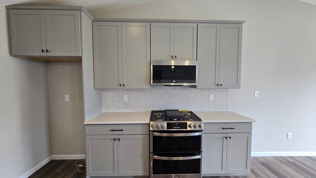 Building Photo - 502 Apple Orchard Lane