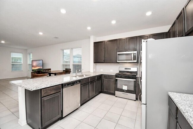 Building Photo - 2030 Domeniko Dr