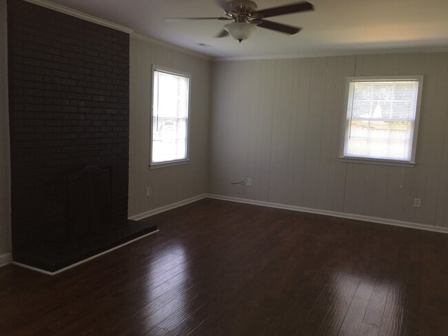 Building Photo - 501 Smokeridge~3 bedroom 2 bath~SPLIT LEVE...