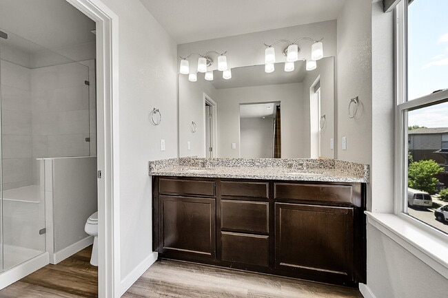 Building Photo - $2,675 - 3 Bed, 2.5 Bath Home in Aurora wi...
