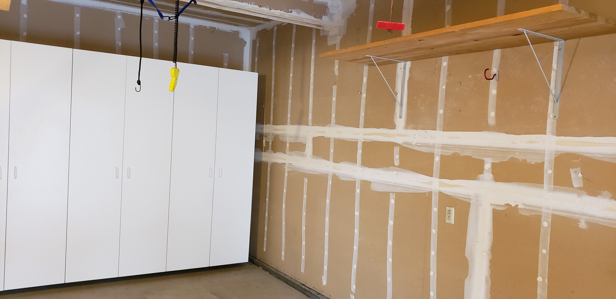 Storage in garage - 1711 Parkview Green Cir