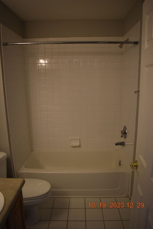 Building Photo - Spacious 2 bed + bonus room / Littleton Condo, Wonderful Location