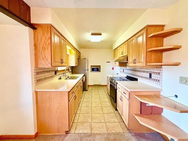 Building Photo - 2ND MONTH FREE FOR LEASE STARTING BY OCTOB...