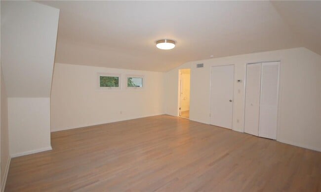 Building Photo - 891 Port Dr