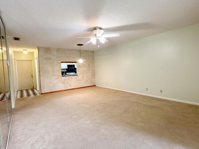 Building Photo - 924 SW 9th St Cir