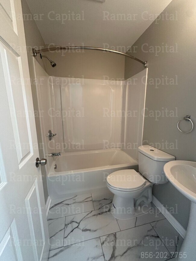 Building Photo - 451 Line St