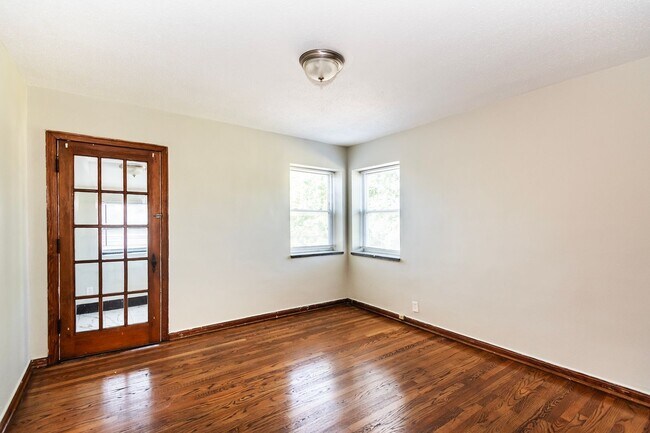 Building Photo - 5322 Miami St