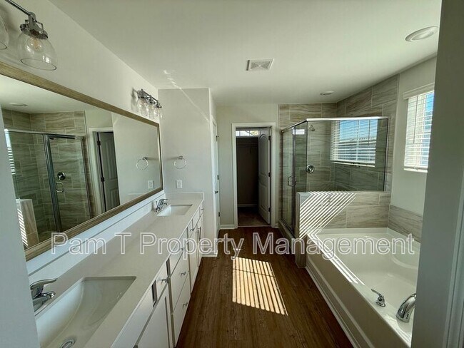 Building Photo - 103 Peabody St