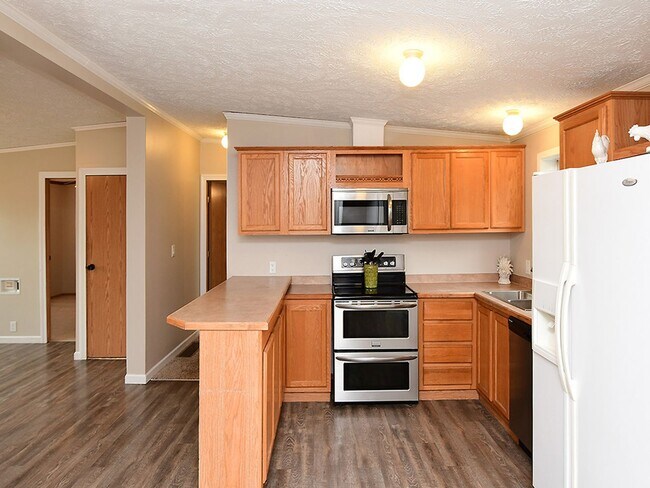 Building Photo - 38 Cypress St