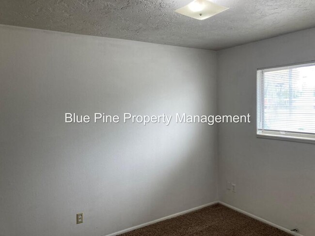 Building Photo - 1474 Benton St