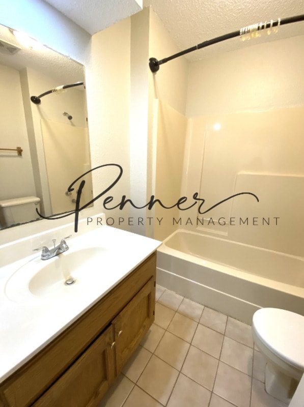 Building Photo - 304 NE Austin St