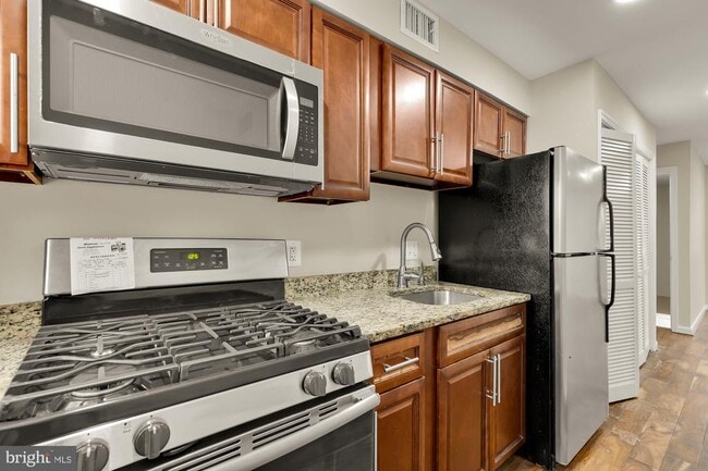 Building Photo - 4131 Hunt Pl NE