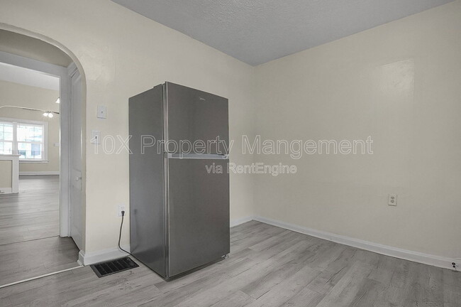 Building Photo - 1083 E 17th Ave