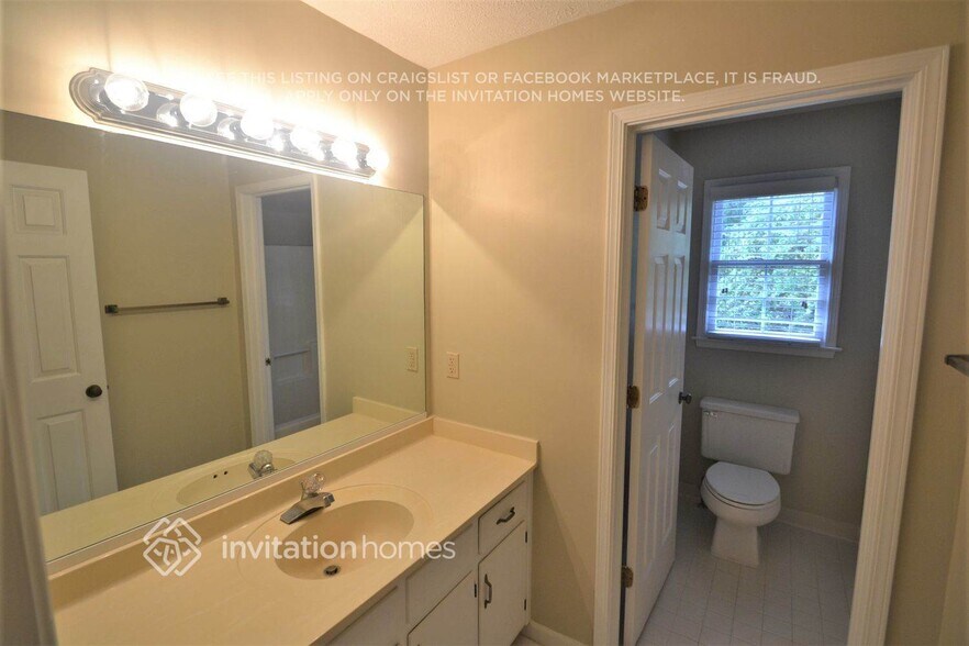 Building Photo - 5018 Stoney Point Cir