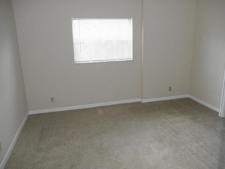 Building Photo - 1601 S Flagler Dr