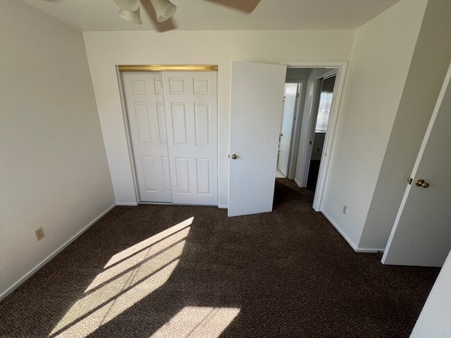 Building Photo - Weston Ranch 4 Bedroom 3 Bathroom Home
