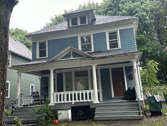 Building Photo - 93-97 Holbrooke St