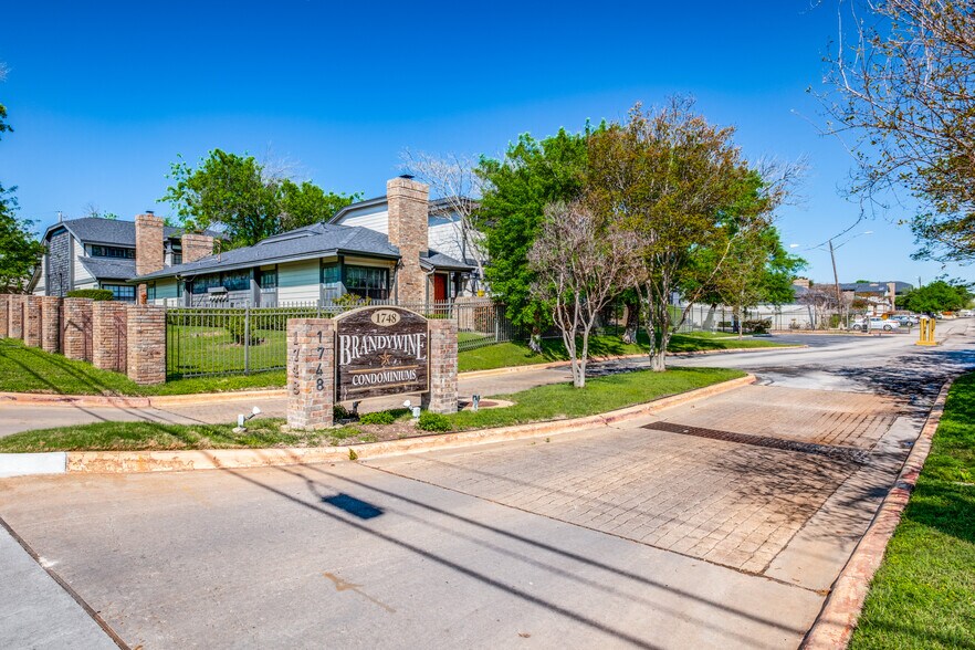 Building Photo - 1748 Ohlen Rd