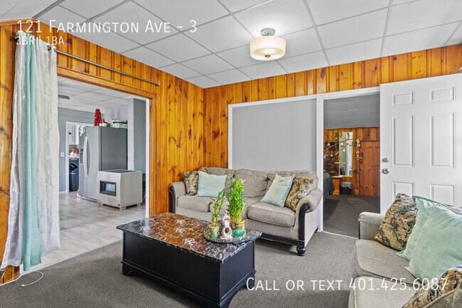 Building Photo - 121 Farmington Ave