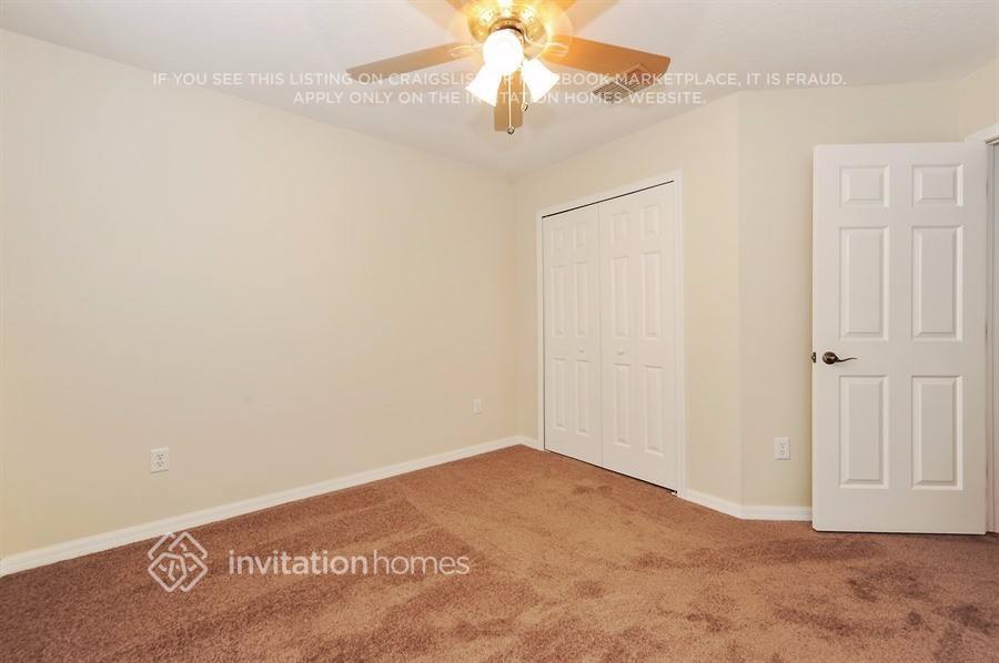 Building Photo - 5901 Grand Loneoak Ln