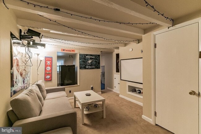 Building Photo - Spacious 3-Bedroom Home with Deck and Bonu...