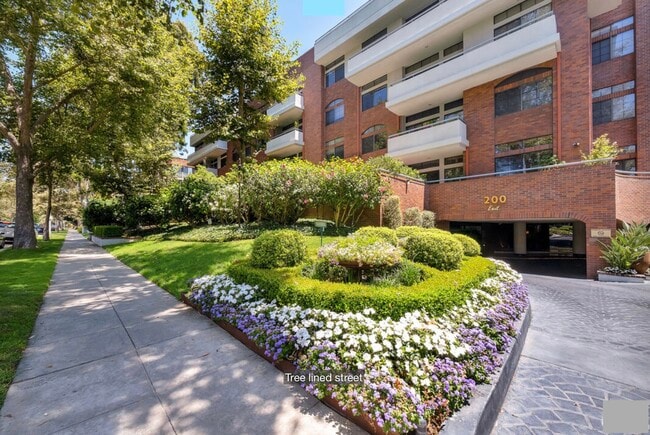 Building Photo - 200 N Swall Dr