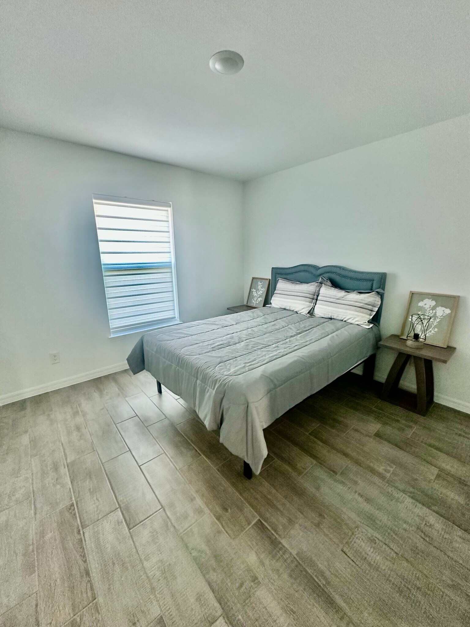 Building Photo - 1614 NE 2nd Pl